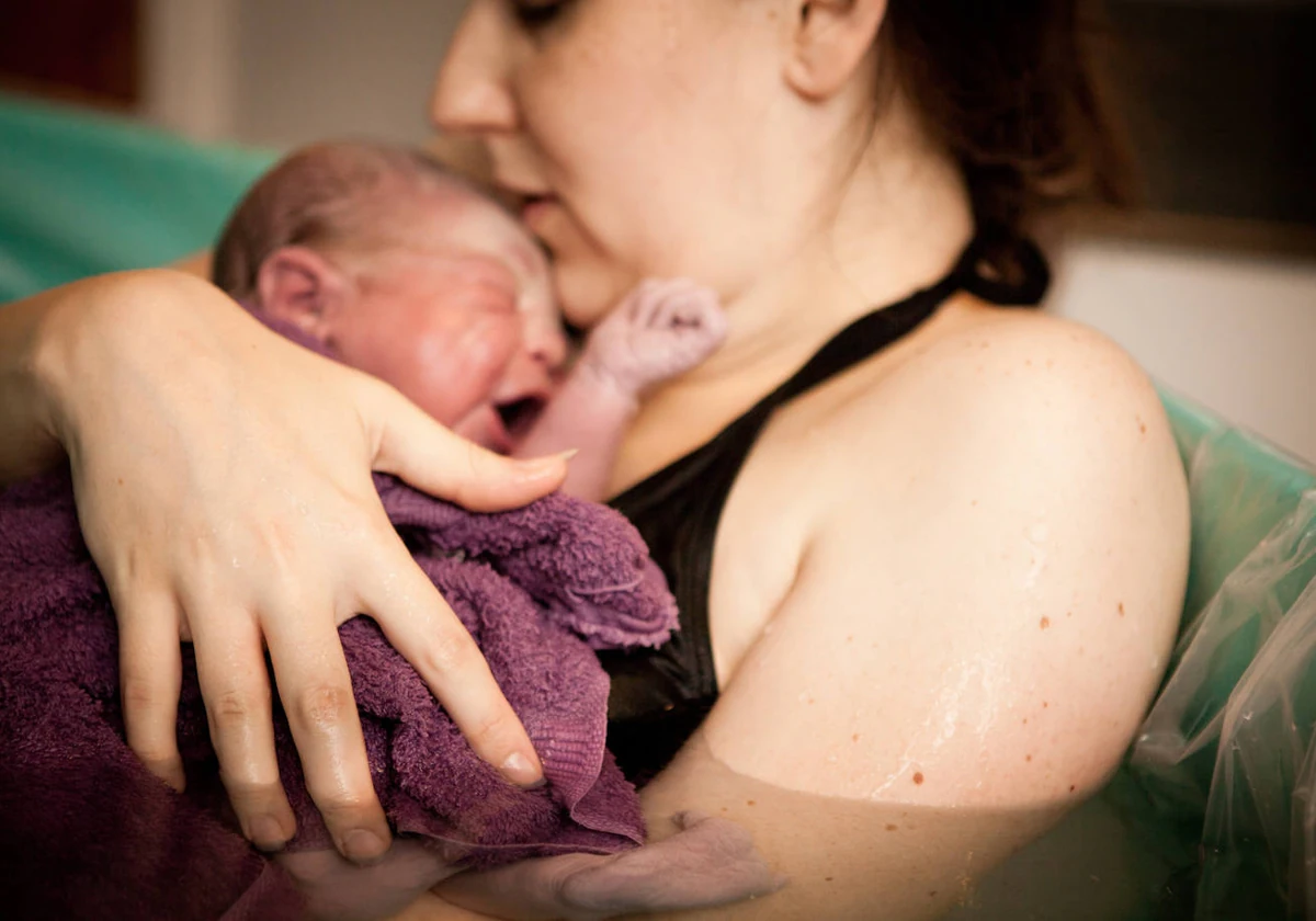 Dar a luz en casa requiere de la asistencia profesional necesaria y de que el embarazo sea de bajo riesgo