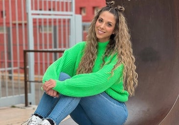 Lauri Math Teacher, la profesora de Matemáticas que triunfa en TikTok: «Si hay un vídeo viral de chuletas, lo comento en clase: saben que a mí no se me pasa una»