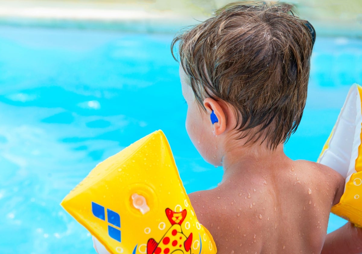 Existen distintos tipos de otitis que se suelen clasificar en tres según la zona del oído afectada: externa, media e interna