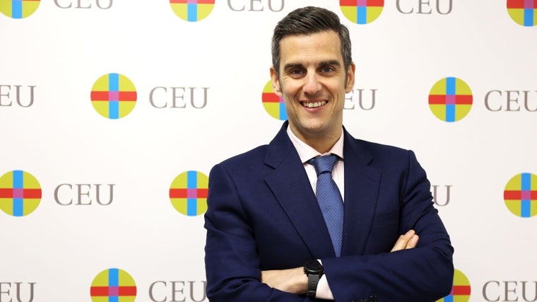 En la imagen, Eduardo Baura, director de los Grados de Educación de la Universidad CEU San Pablo