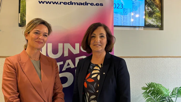 En la imagen, María Torrego, presidenta de Fundación Redmadre, y Amaya Azcona, directora general de la misma