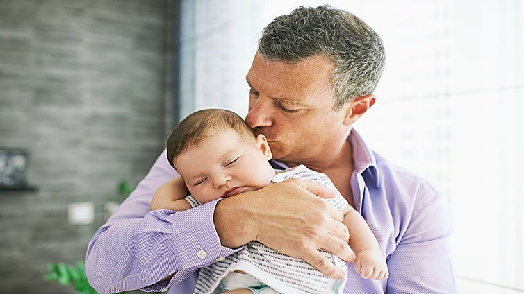 Padres cuarentones: el 20% tienen 40 años o más al nacer su primer hijo
