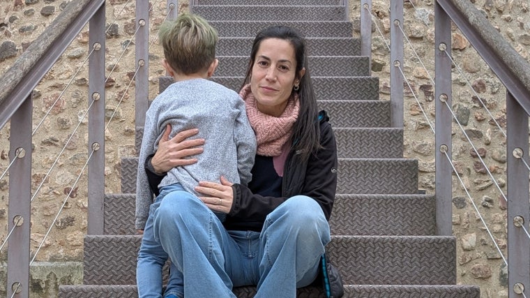 Anna con su pequeño de cuatro años