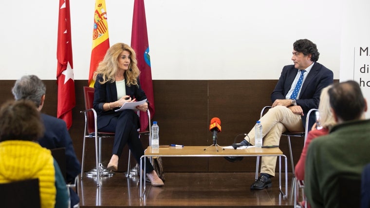 La conferencia tuvo lugar en el centro cultural Sanchinarro-Hispanidad