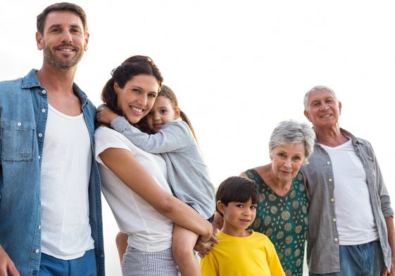 Vacaciones con los abuelos: «No podemos pretender que cuiden a los nietos durante el año y ahora quitarles su poder de decisión con los niños»