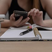 Adolescentes e IA: el peligro del amigo y confidente que nunca duerme