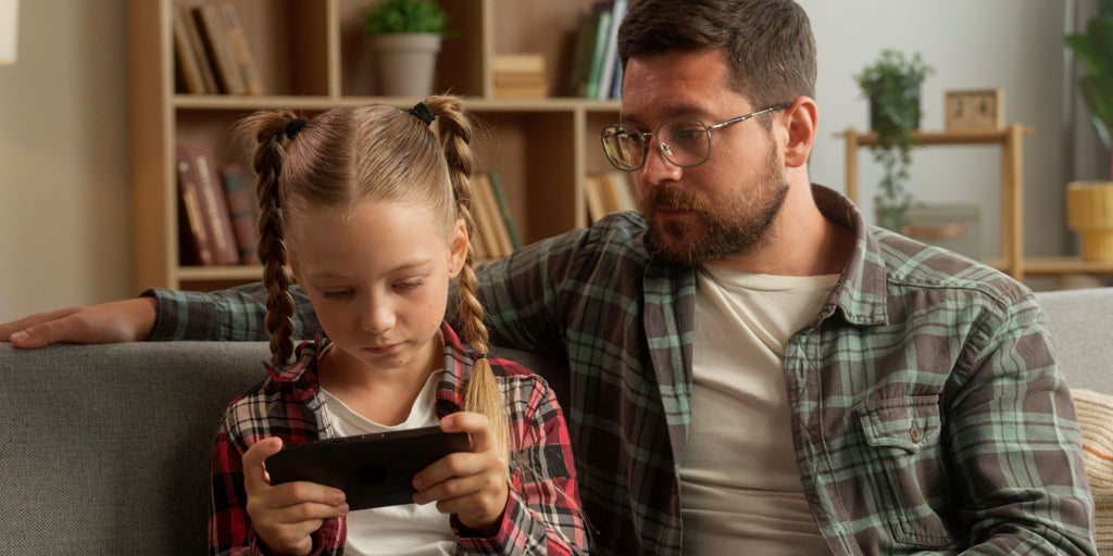 Los padres no deben tener miedo a retirar las pantallas a sus hijos