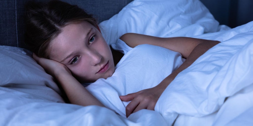 ¿Tu hijo tiene insomnio, pesadillas o rechazo a dormir solo? La relación de ida y vuelta entre el sueño y el acoso