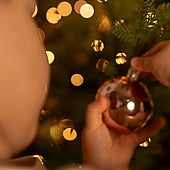 Decorar la casa por Navidad: lo que debes hacer y lo que no para mantener la energía positiva familiar