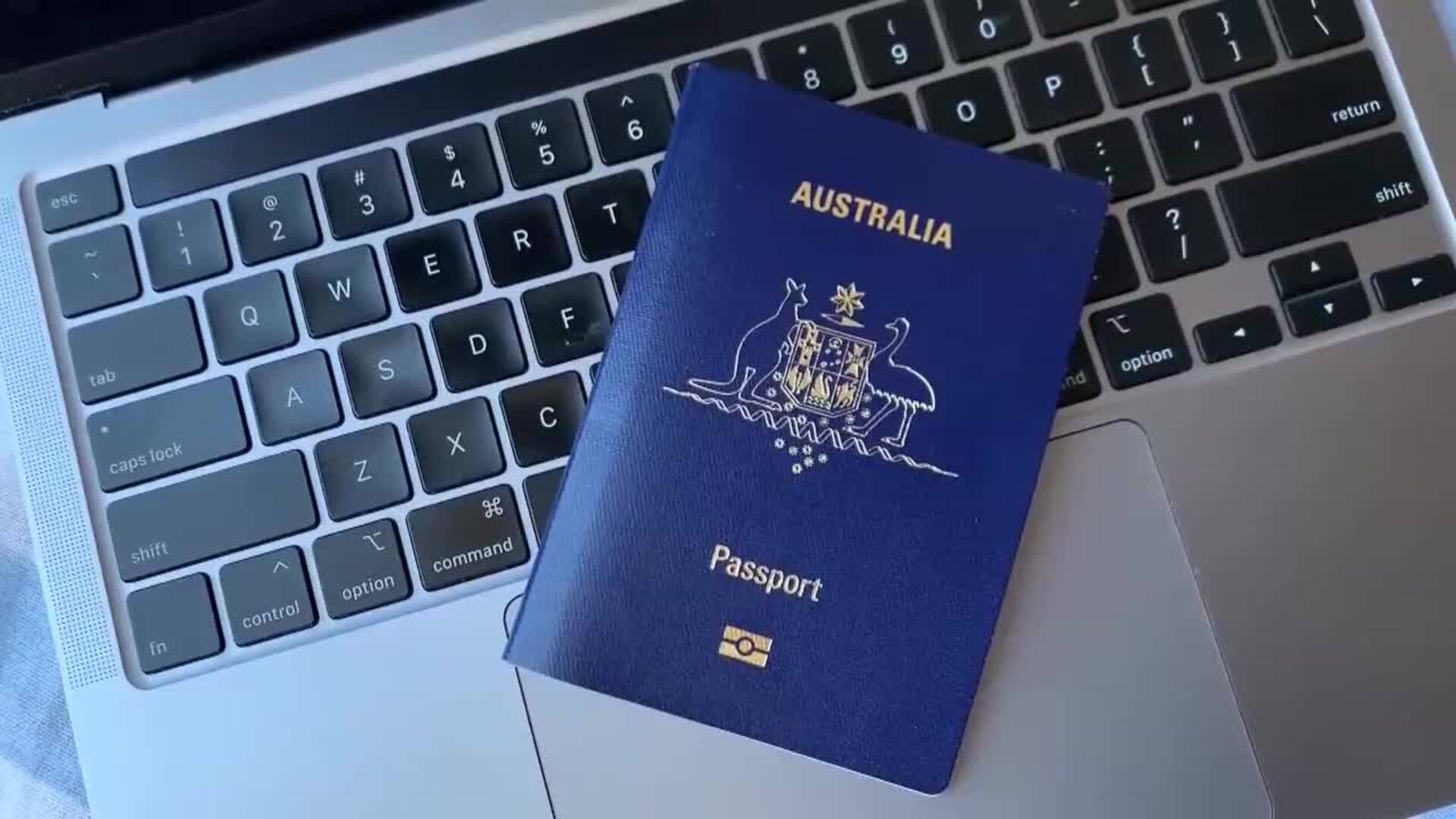 Adolescentes australianos opinan sobre el veto de acceso a las redes sociales en el país