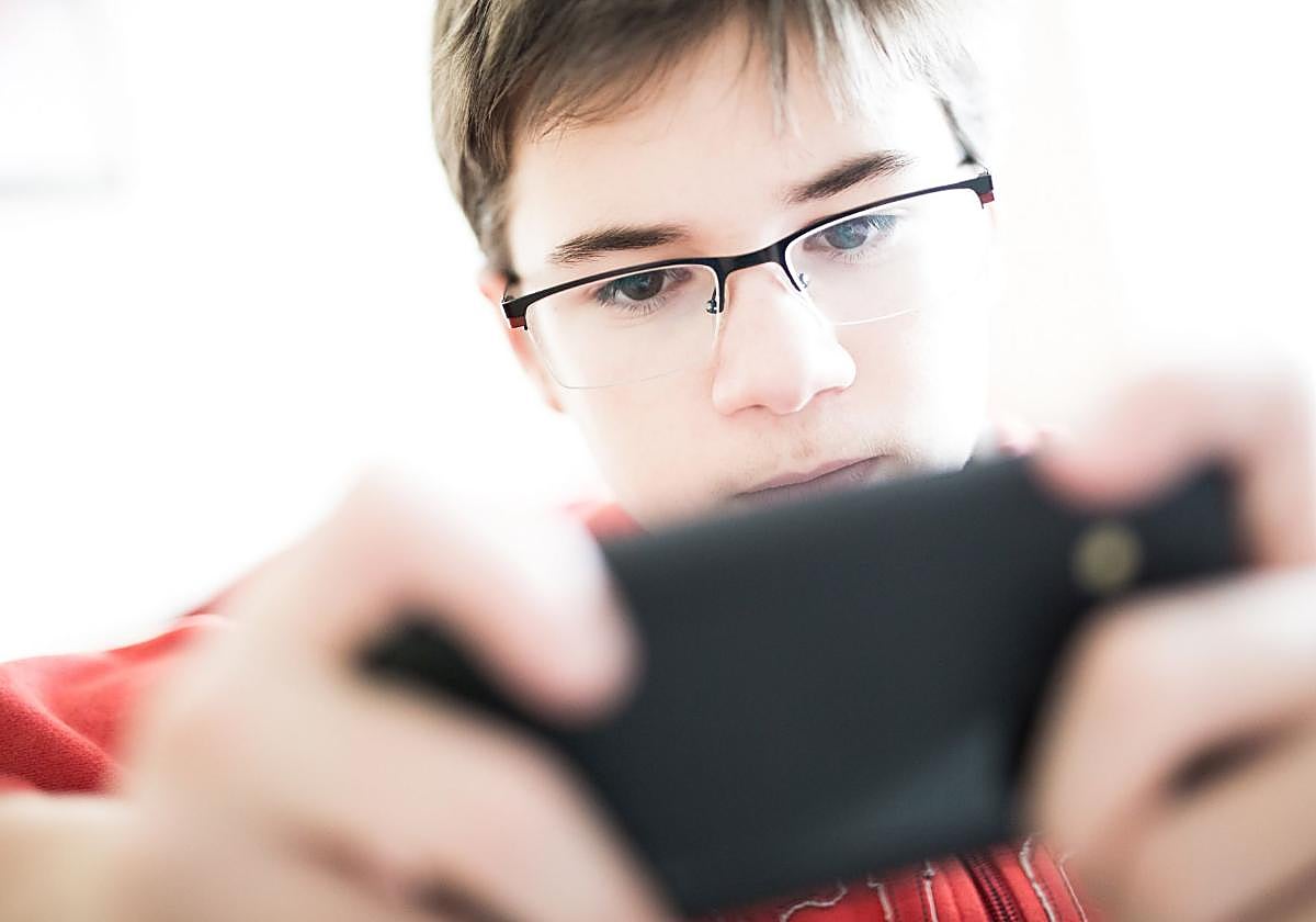 Los 10 términos que usan los jóvenes en redes sociales que muchos padres desconocen