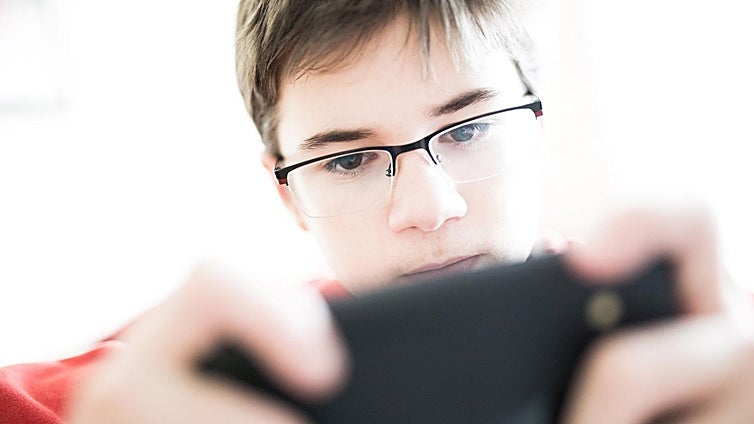 Los 10 términos que usan los jóvenes en redes sociales que muchos padres desconocen