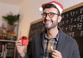 Regalos a los profesores: «No participar no sitúa a la familia en un lugar inferior, sino en la coherencia con su forma de educar»