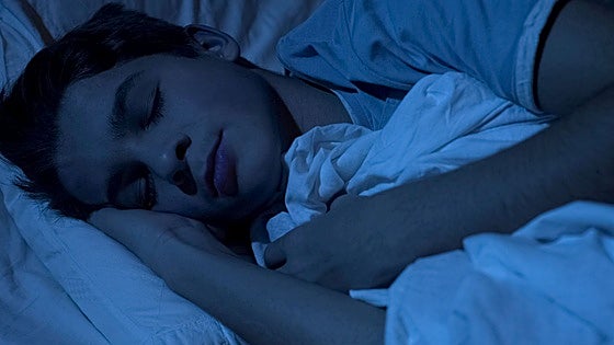 Adolescentes: «Si duermen 6 horas de lunes a viernes y 12 el fin de semana, la media aritmética no va a ser 8»