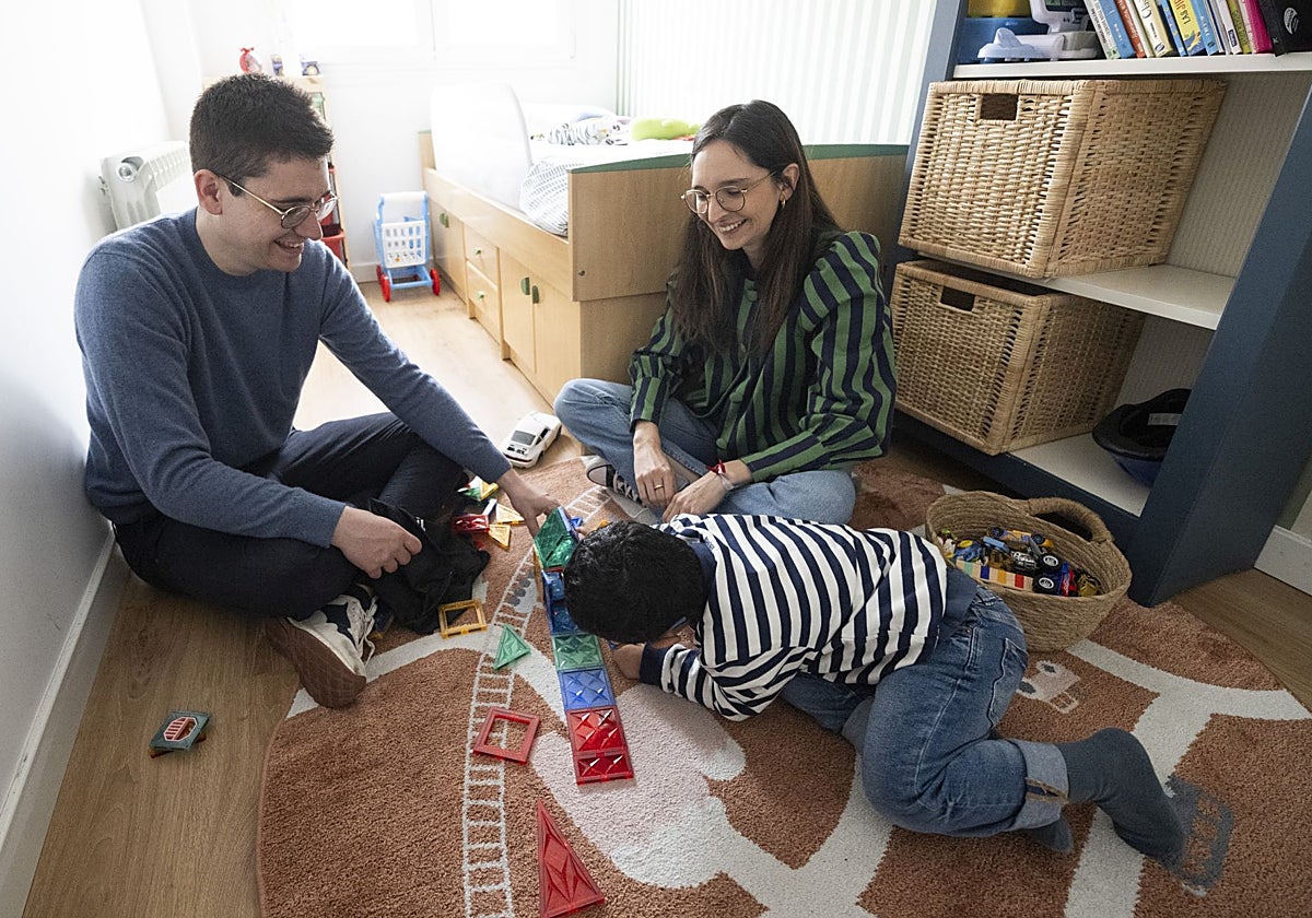 Isa y Víctor, familia de acogida: «Es vital hacerlo cuanto antes para evitar secuelas»