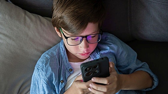 Este es el tiempo al día que tiene que pasar tu hijo al aire libre para evitar la miopía