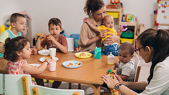 Aprender a comer: la asignatura que empieza en la guardería