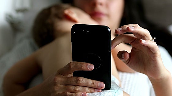 «Muchas familias viven permanentemente cansadas sin darse cuenta de cómo eso afecta a su convivencia»