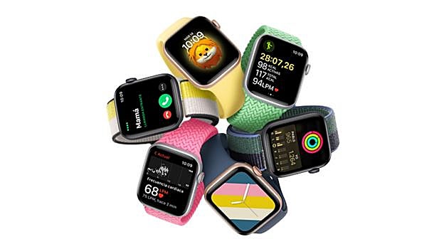 Los Apple Watch y los AirPods se han convertido en los productos de Apple de uso más extendido / Apple