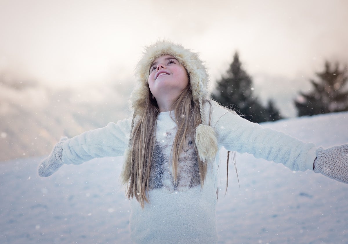 Niña en la nieve