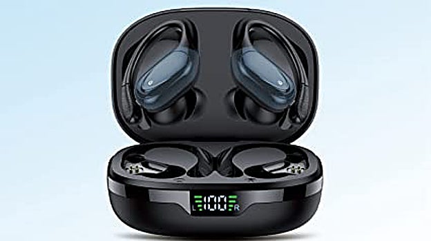 Auriculares inalámbricos en su funda