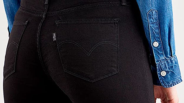 Pantalón vaquero por detrás