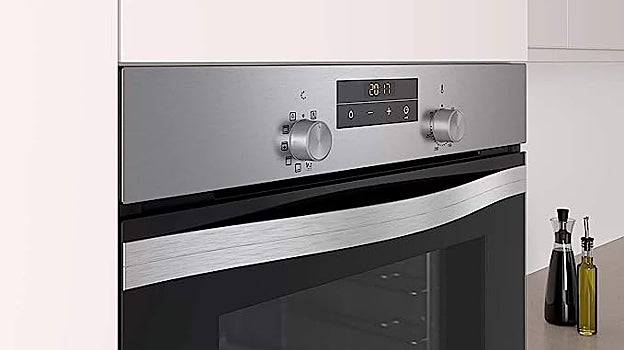 Horno con reloj digital