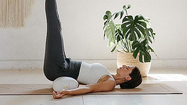 Bolster para yoga