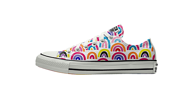 Crea tus propias Converse de corte bajo combinando las diferentes opciones / Converse