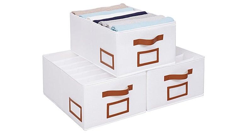 Te enseñamos los mejores trucos para organizar tus armarios