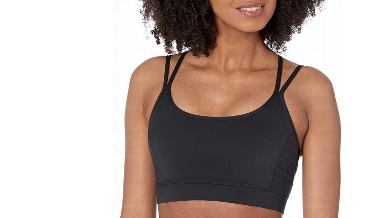 Descubre los mejores sujetadores deportivos y tops para mujer al mejor precio