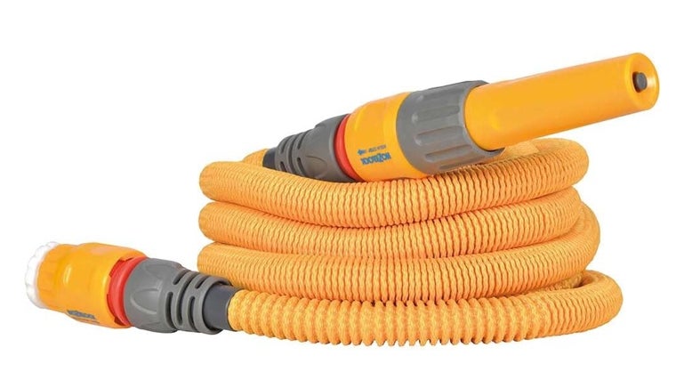 Refresca tu jardín con estas mangueras extensibles al mejor precio