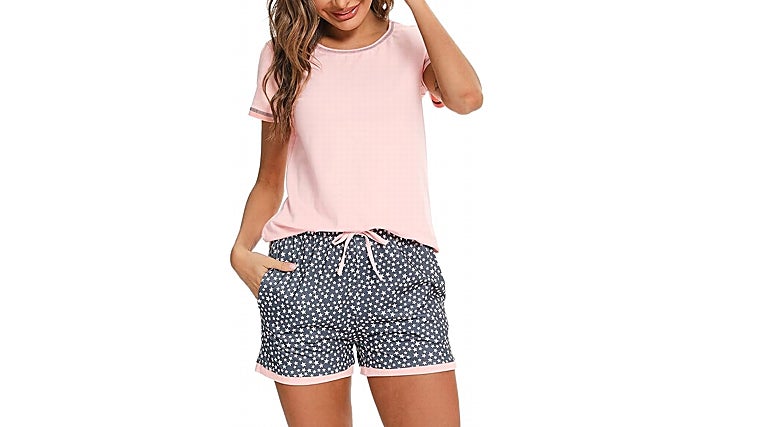 Ropa cómoda y fresca para verano: las prendas y complementos de temporada que arrasan en Amazon