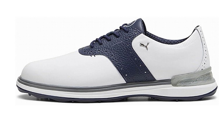 Los accesorios de golf que necesitas para brillar en el campo