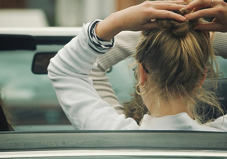 Guía de cuidado capilar tras el verano: pelo sano y brillante en semanas