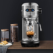 Esta cafetera semiautomática prepara un espresso perfecto en 25 segundos y hoy cuesta la mitad