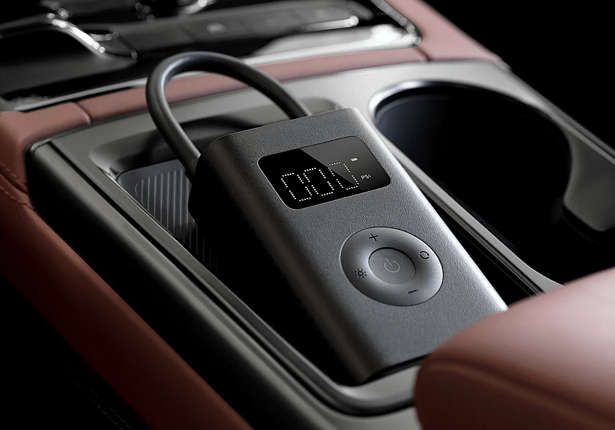 El mejor compresor de aire para coche: pequeño, potente y capaz de inflar una rueda en minutos