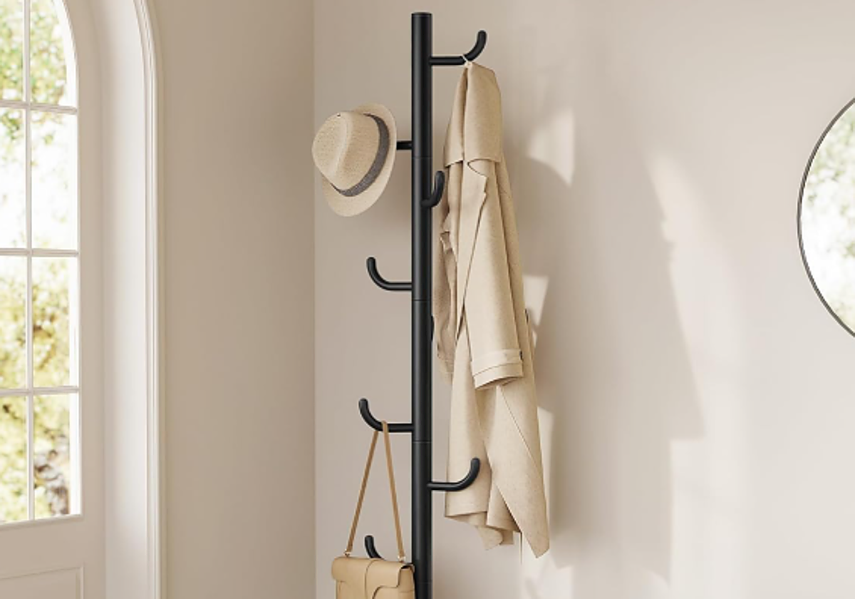 Los mejores percheros de pie para este otoño