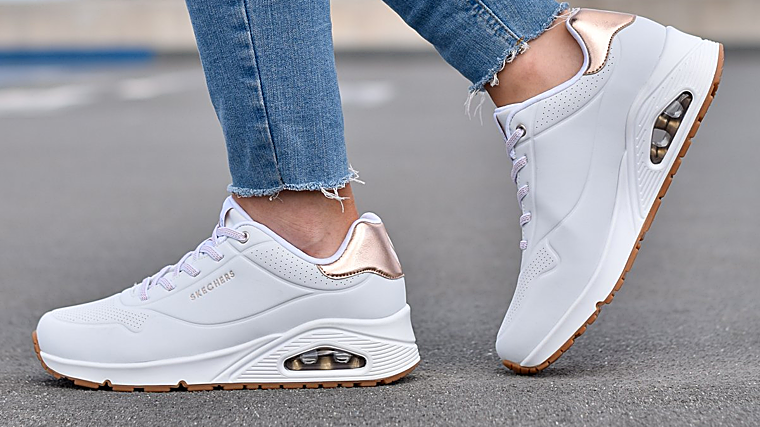 «Caminar sobre nubes»: así describen las mujeres +40 estas Skechers que ahora están rebajadas casi a la mitad