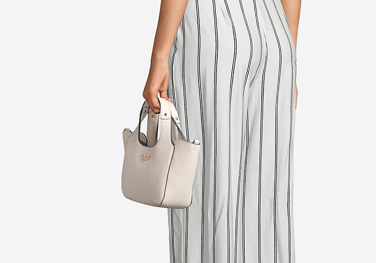 Bolso calista de guess en oferta