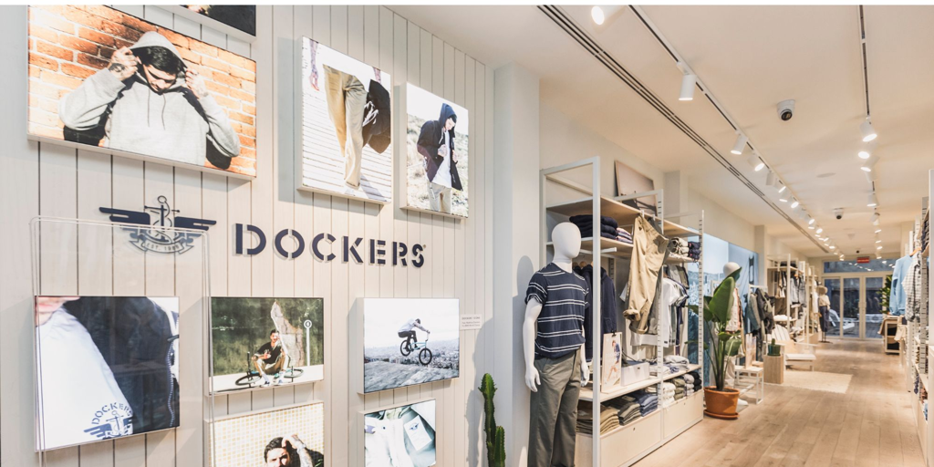 Ni aprietan ni se arrugan: los Dockers más cómodos para trabajar están al 59%