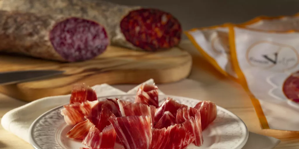 Jamón, salchichón y chorizo ibérico al 50%: el lote superventas que no puede faltar esta Navidad