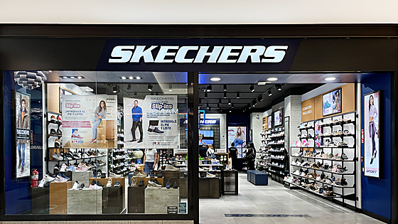 Estas Skechers se han vuelto virales entre los que hacen rutas de fin de semana: cómodas, ligeras y con agarre brutal