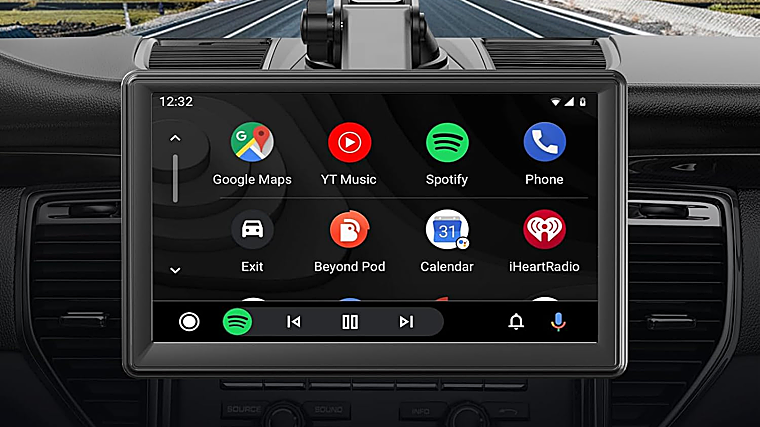 Esta pantalla convierte cualquier coche en uno moderno: CarPlay, GPS y control por voz por menos de 50 euros