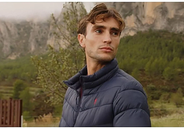 La chaqueta Polo Club en azul marino que muchos están usando como «segunda piel» con este bajón de temperaturas