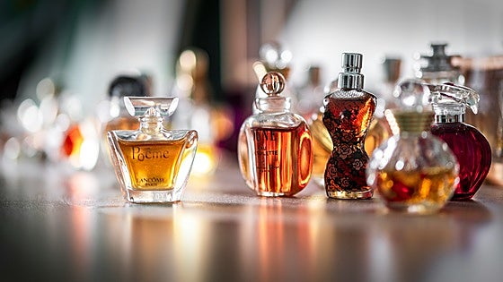 Qué perfumes de mujer y hombre comprar este Black Friday 2025