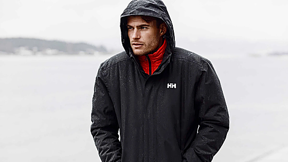 Chaqueta impermeable Helly Hansen con 46% menos: una prenda fiable para aguantar lluvia y frío sin complicaciones