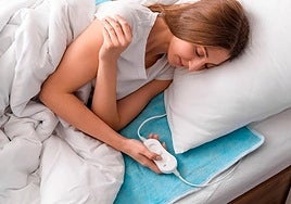 Esta manta eléctrica está salvando sofás helados y camas que parecen sacadas de un refugio de esquí