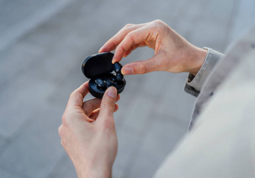 Auriculares con traducción simultánea a un precio increíble: adiós al miedo a hablar en otro idioma