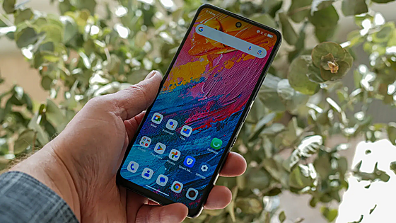 No quería gastarme medio sueldo en un móvil y entonces apareció el TCL 60 que va sobrado de espacio y batería